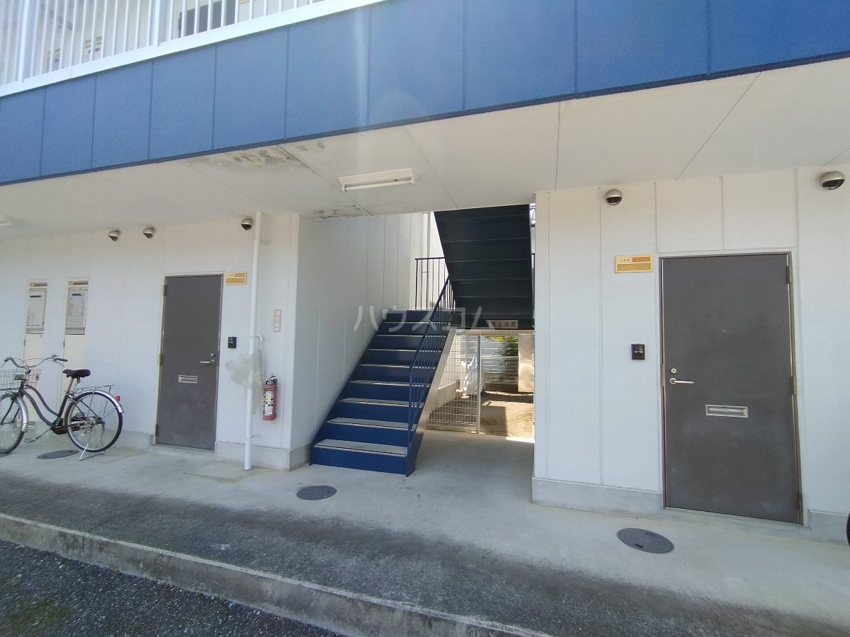 18/24 エントランス