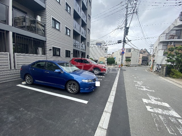 28/30 駐車場