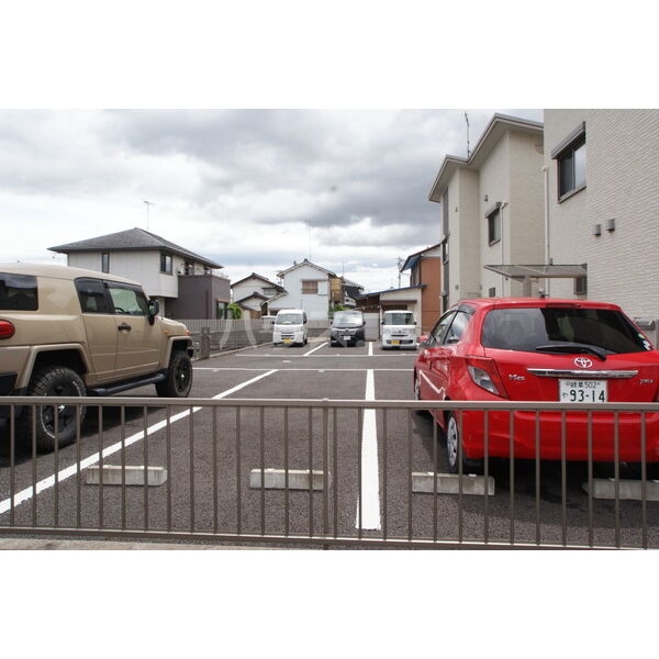 2/6 駐車場