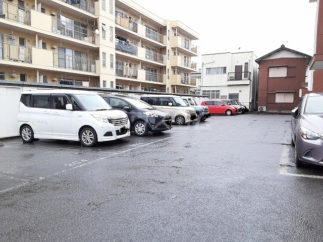 26/30 駐車場