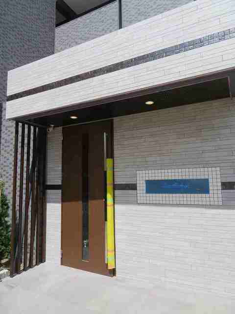 25/30 エントランス