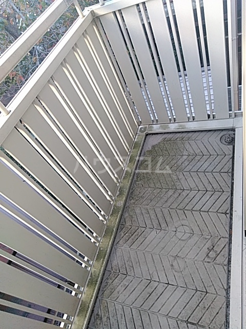 14/28 バルコニー