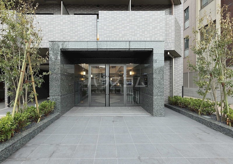 14/20 エントランス