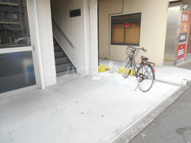 25/28 エントランス