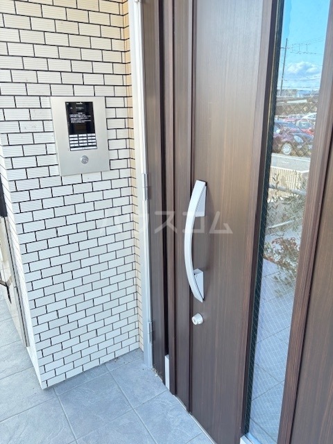 18/28 エントランス