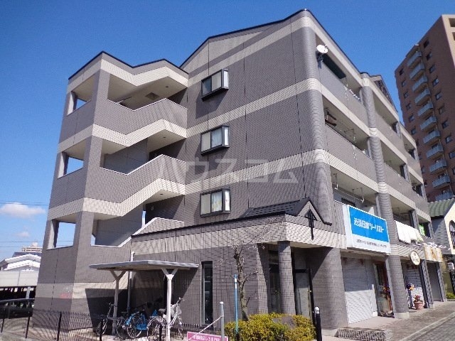 24/27 エントランス