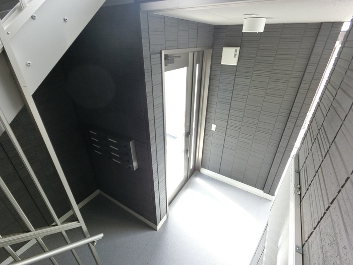 16/18 エントランス