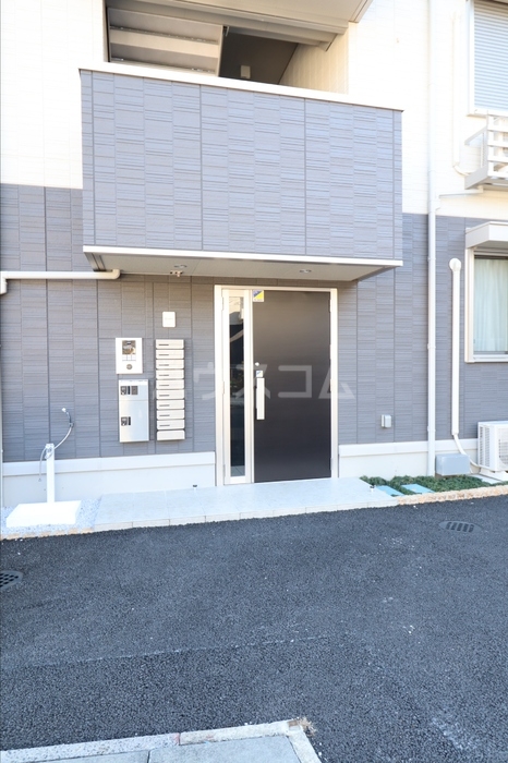 23/30 エントランス