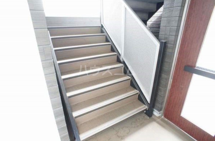 13/23 エントランス