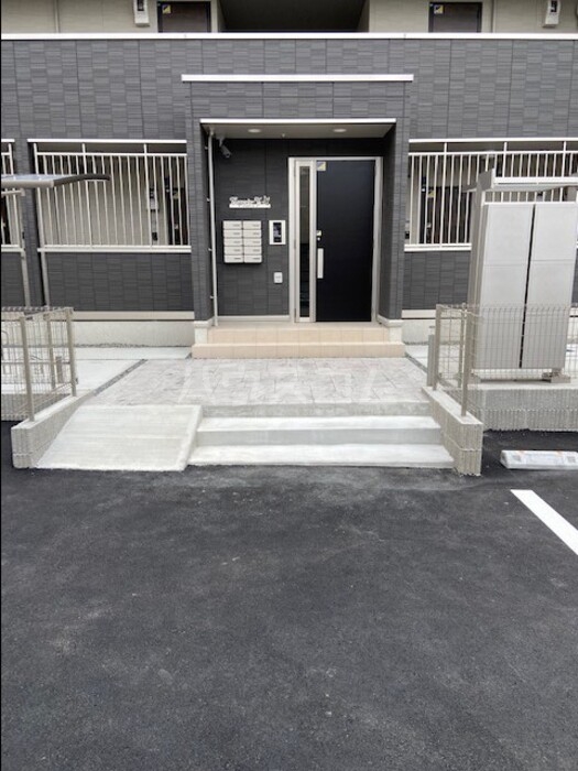 21/24 エントランス