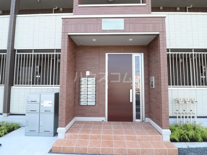 18/25 エントランス