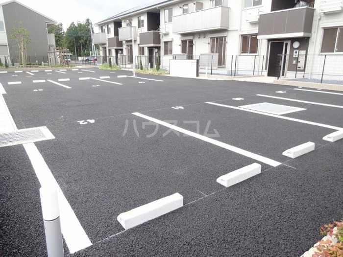 14/15 駐車場
