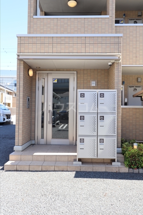 18/28 エントランス