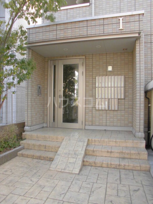 17/27 エントランス