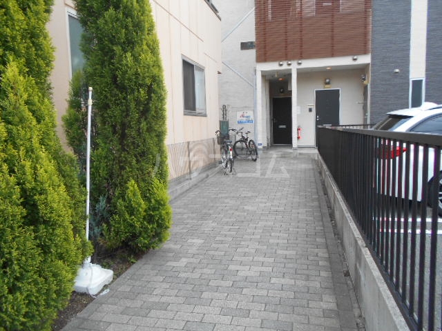 17/19 エントランス