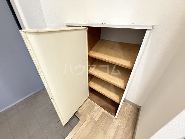 13/30 収納