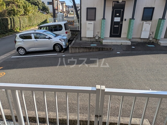 27/30 駐車場
