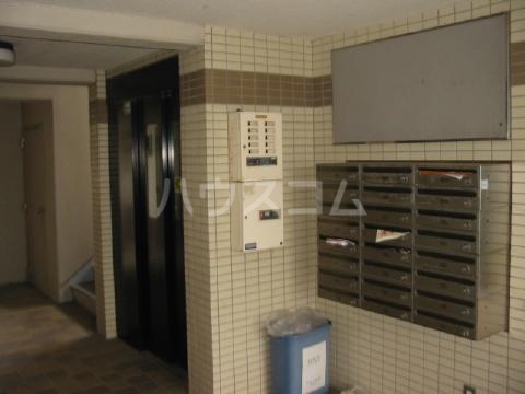 16/21 エントランス