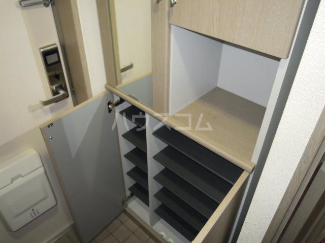 22/28 エントランス