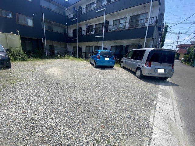 28/30 駐車場