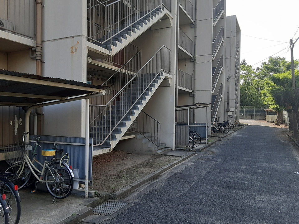 15/22 エントランス