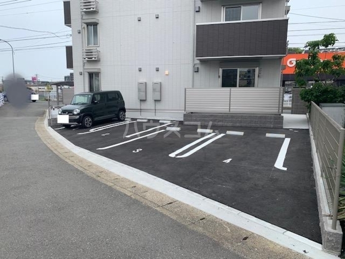 2/5 駐車場
