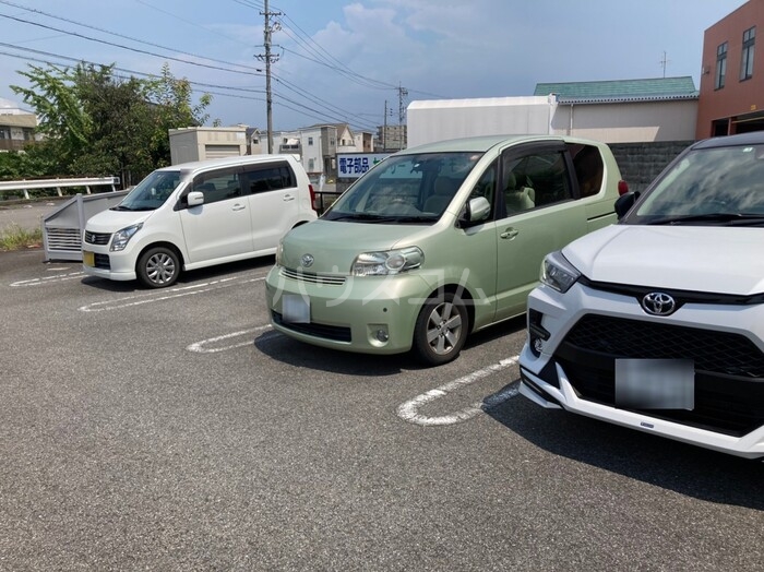 18/20 駐車場