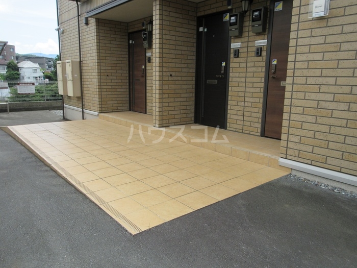 21/28 エントランス