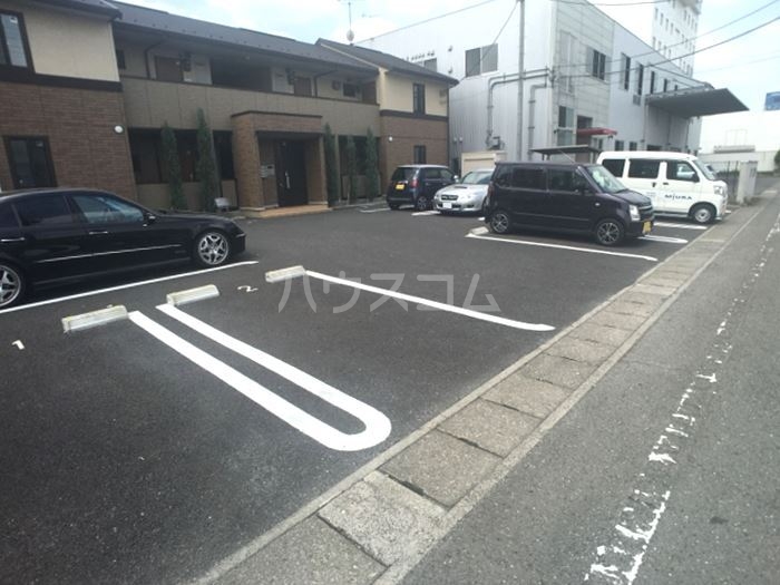 16/21 駐車場