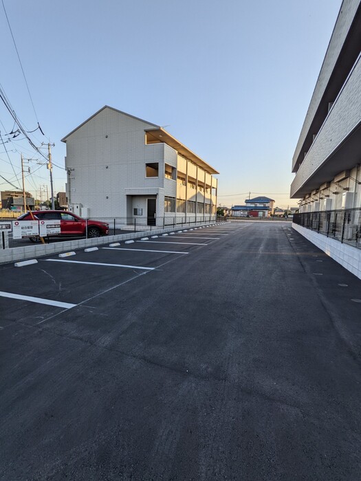 21/28 駐車場