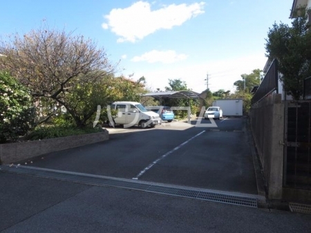 15/18 駐車場