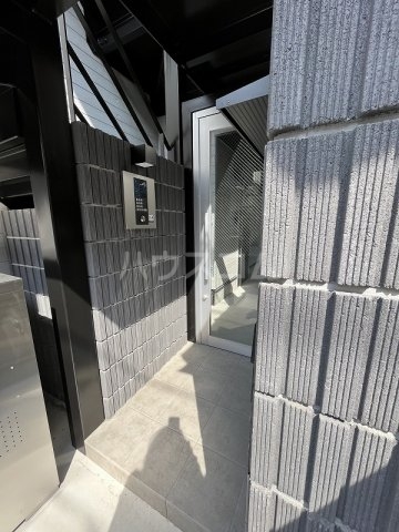 2/4 エントランス