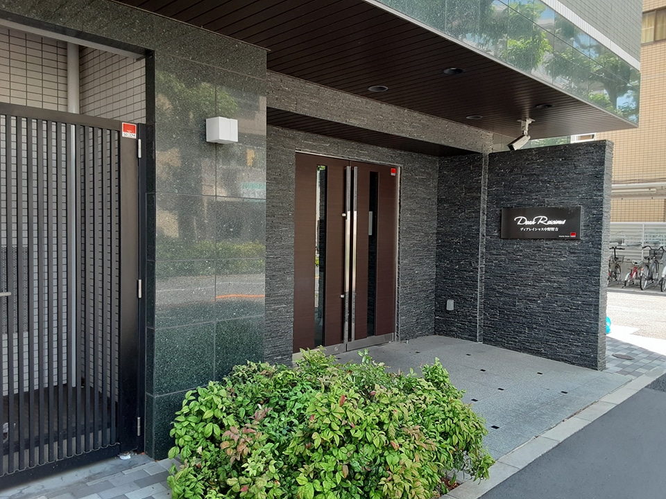 25/30 エントランス