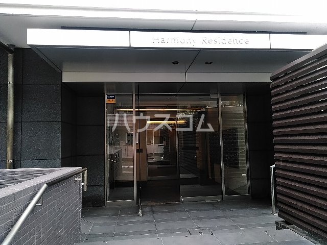 28/30 エントランス