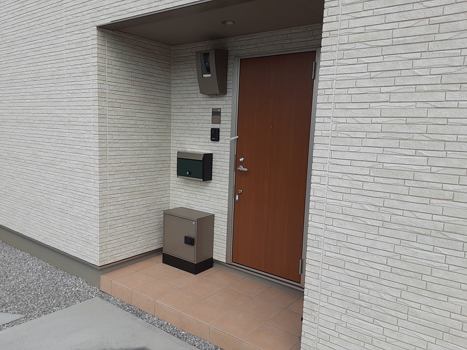 18/28 エントランス