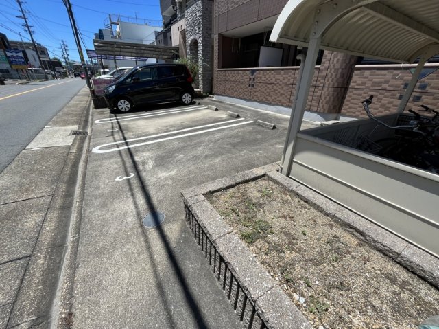 22/30 駐車場