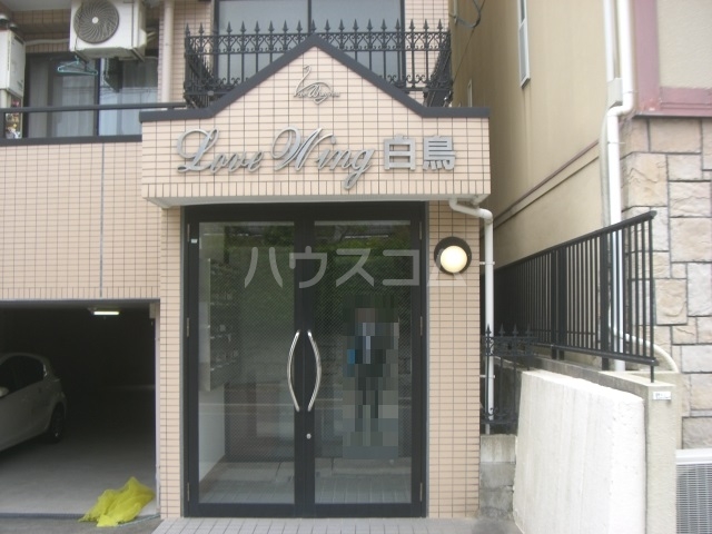 26/30 エントランス