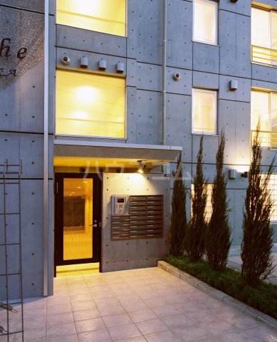 16/21 エントランス