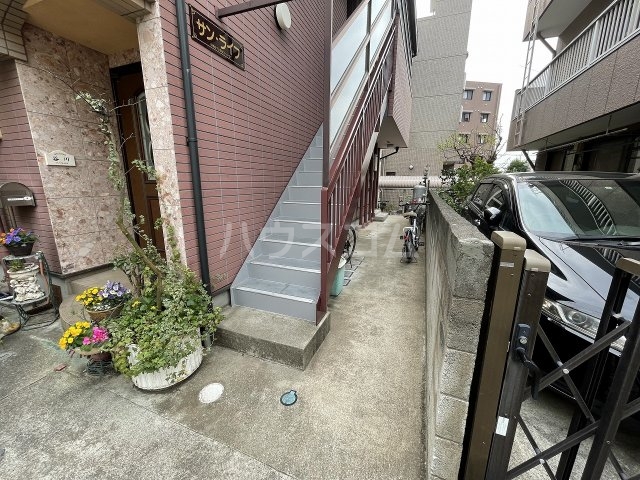 21/23 エントランス