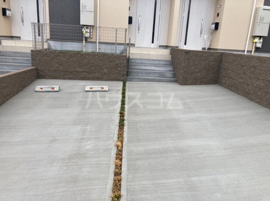 16/23 駐車場