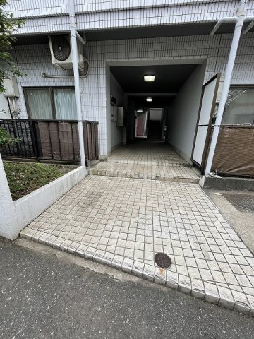 21/27 エントランス