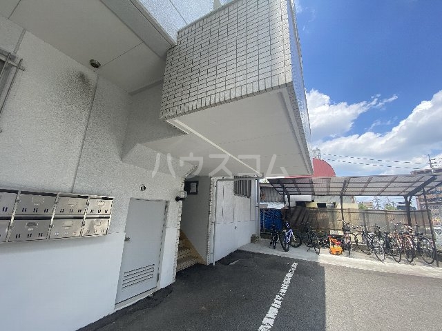 16/22 エントランス