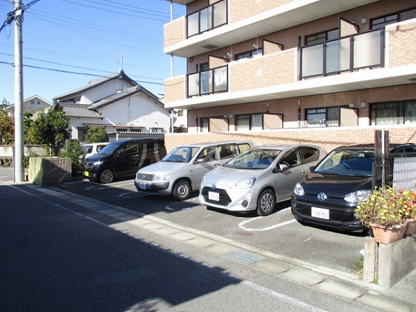 4/10 駐車場