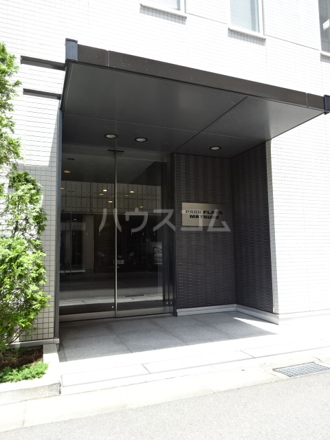 23/30 エントランス