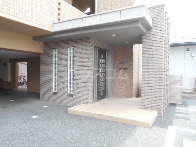 20/28 エントランス