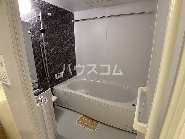 13/30 浴室