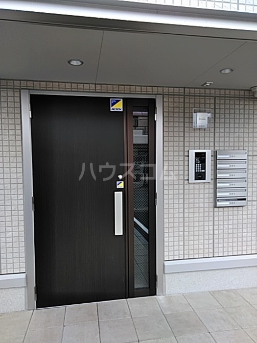 22/30 エントランス