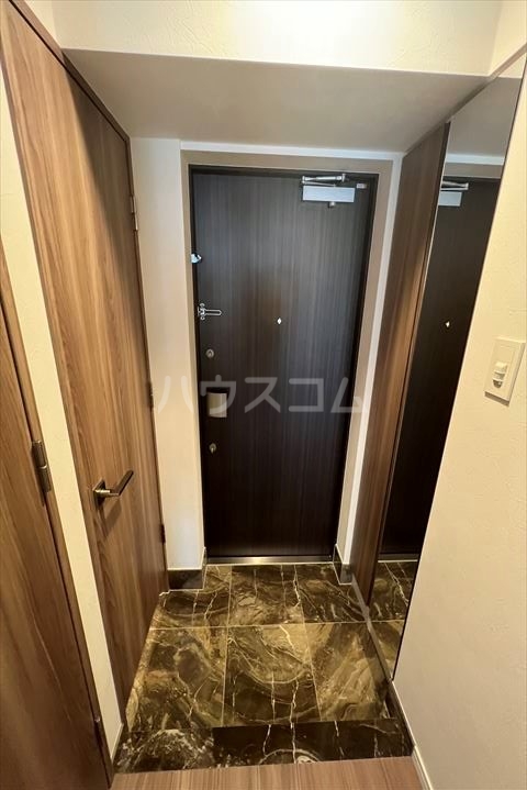 14/30 玄関