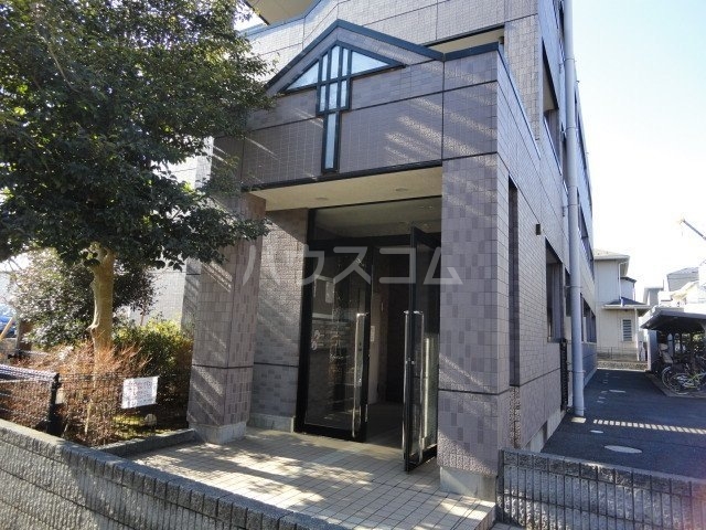 13/17 エントランス