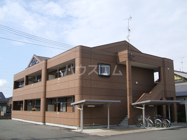 13/18 エントランス